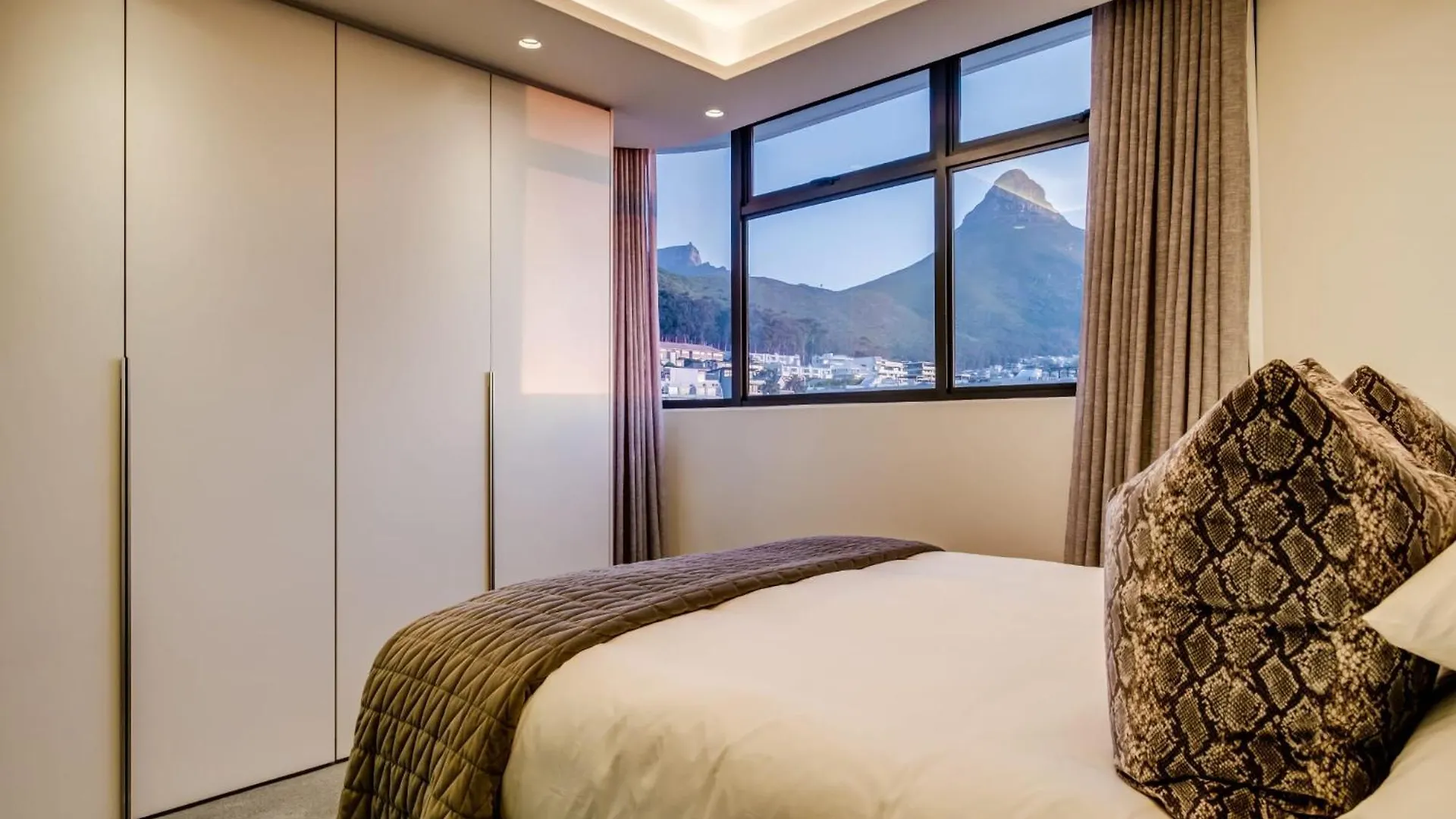 Attique Vue Apartment Cape Town